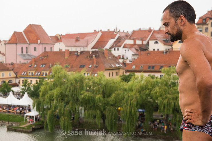 Bridge jumping @ Festival Lent, Maribor (Slovenia), 20/06 > 05/07/2014 <em>Photo: © Saša Huzjak</em>