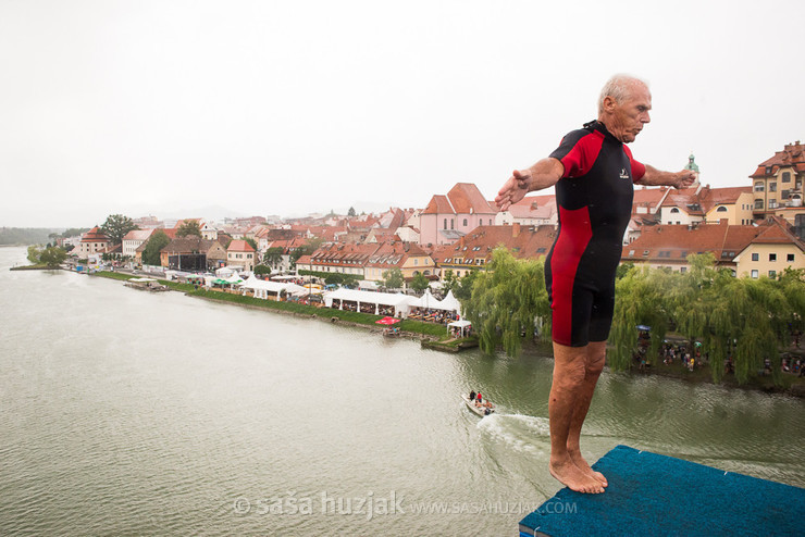 Bridge jumping @ Festival Lent, Maribor (Slovenia), 20/06 > 05/07/2014 <em>Photo: © Saša Huzjak</em>