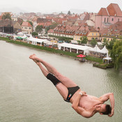 Bridge jumping @ Festival Lent, Maribor (Slovenia), 20/06 > 05/07/2014 <em>Photo: © Saša Huzjak</em>