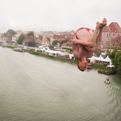 Bridge jumping @ Festival Lent, Maribor (Slovenia), 20/06 > 05/07/2014 <em>Photo: © Saša Huzjak</em>