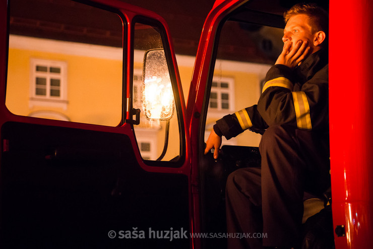 Fireman watching Sodrga - The Rabble @ Festival Lent, Maribor (Slovenia), 20/06 > 05/07/2014 <em>Photo: © Saša Huzjak</em>