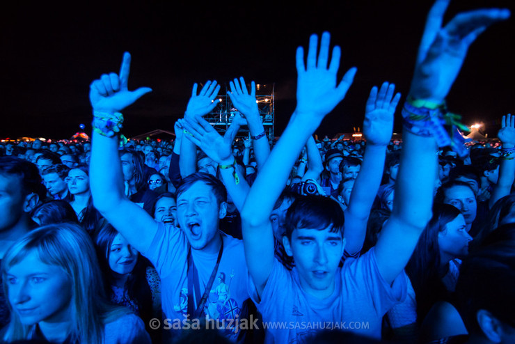 Fans in blue @ Bažant Pohoda festival, Trenčín (Slovakia), 10/07 > 12/07/2014 <em>Photo: © Saša Huzjak</em>