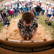 Young pianist @ Bažant Pohoda festival, Trenčín (Slovakia), 10/07 > 12/07/2014 <em>Photo: © Saša Huzjak</em>