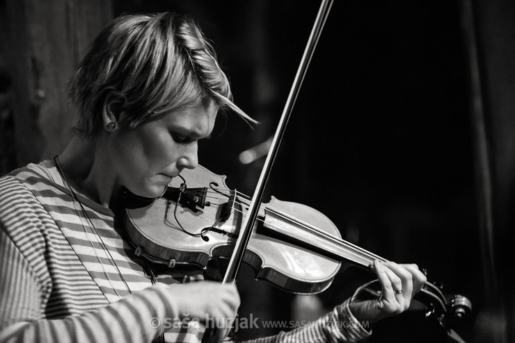 Špela Huzjak @ KGB, Maribor (Slovenia), 15/11/2014 <em>Photo: © Saša Huzjak</em>