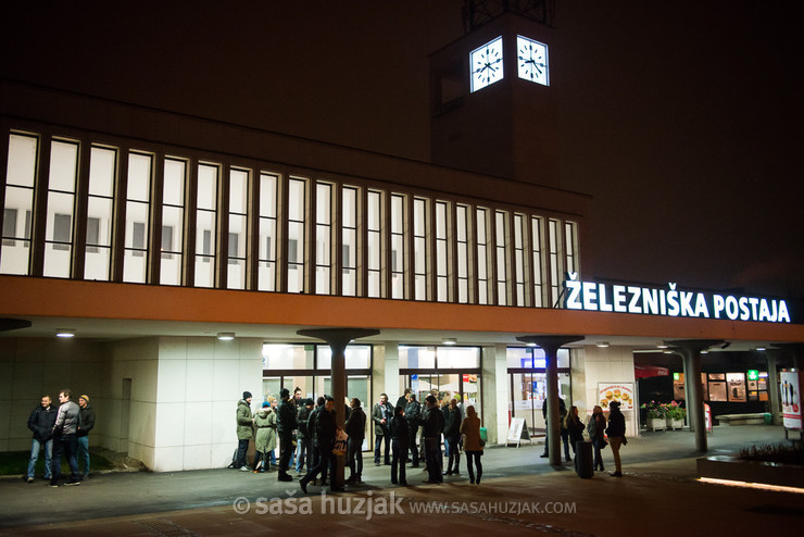 Gathering up at the train station in Maribor @ Train line Maribor - Ruše, Maribor (Slovenia), 28/11/2014 <em>Photo: © Saša Huzjak</em>