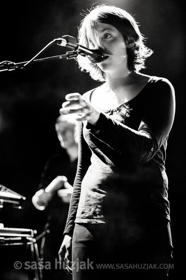 Emelie Quinquist aka Tiny Feet (Yann Tiersen band) @ Orpheum, Graz (Austria), 25/02/2015 <em>Photo: © Saša Huzjak</em>