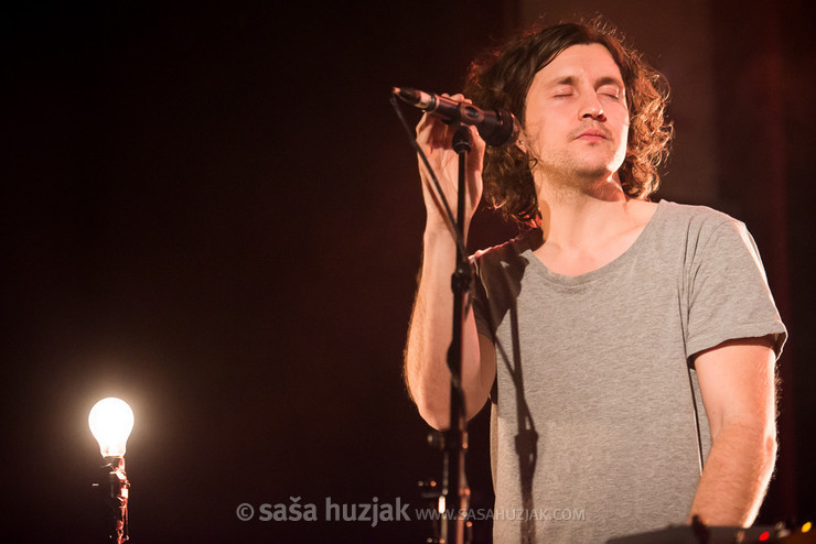 Ólavur Jákupsson (Yann Tiersen band) @ Orpheum, Graz (Austria), 25/02/2015 <em>Photo: © Saša Huzjak</em>