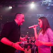 Tony Cetinski and a random girl from audience @ Festivalna dvorana Lent, Maribor (Slovenia), 03/04/2015 <em>Photo: © Saša Huzjak</em>