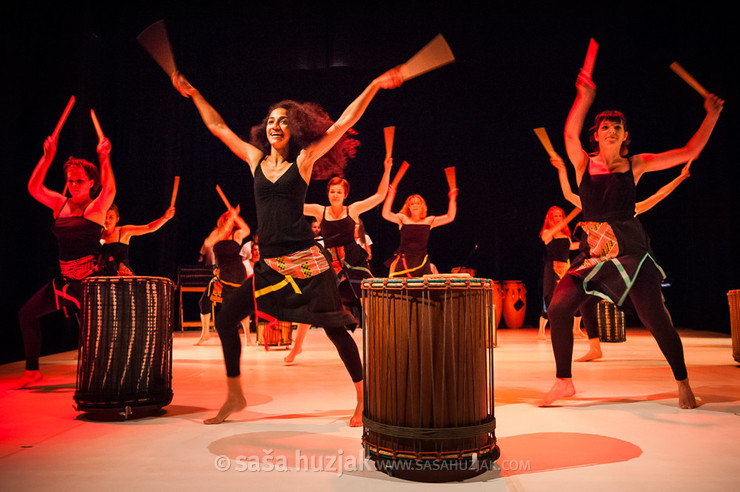 Izbine pripovedke za velike - letna plesna produkcija Plesne Izbe Maribor <em>Photo: © Saša Huzjak</em>
