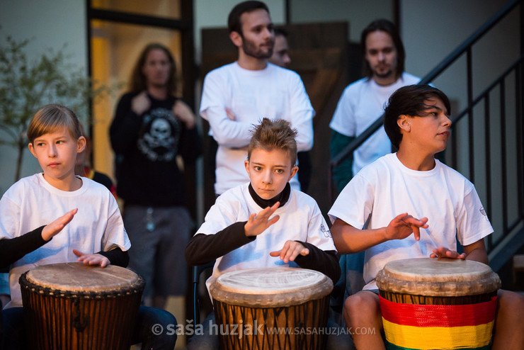 Izbine glasne pripovedke - letna bobnarska produkcija Plesne Izbe Maribor @ Vetrinjski dvor, Maribor (Slovenia), 21/06/2015 <em>Photo: © Saša Huzjak</em>