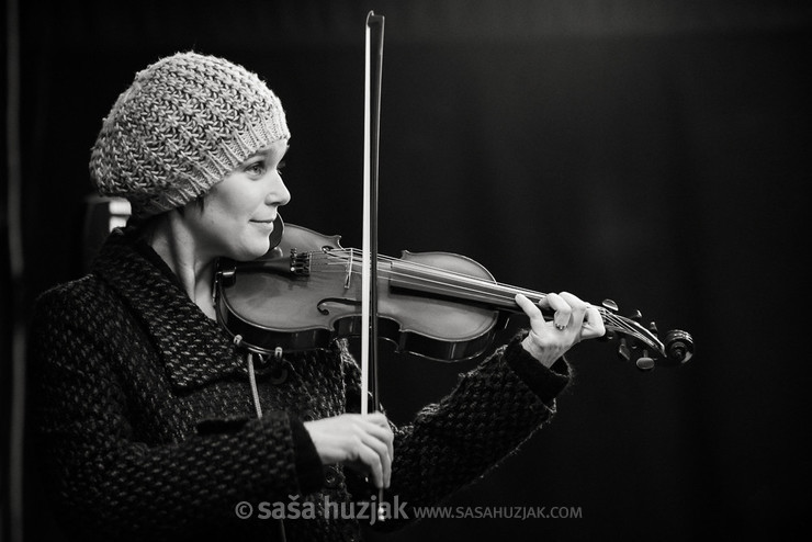 Špela Huzjak (Helika) @ Vetrinjski dvor, Maribor (Slovenia), 19/12/2015 <em>Photo: © Saša Huzjak</em>