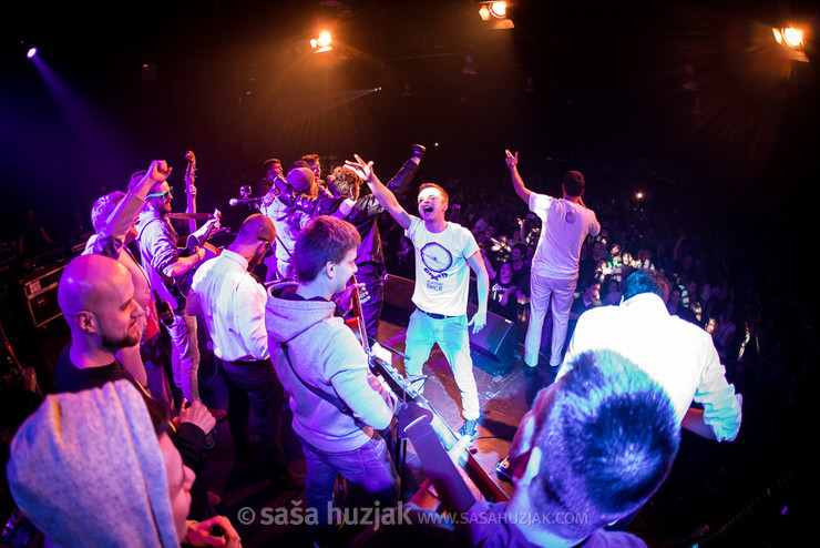 Kandžija with Tamburaši slavonske gansta krvi and fans on stage @ Tvornica kulture, Zagreb (Croatia), 12/03/2016 <em>Photo: © Saša Huzjak</em>