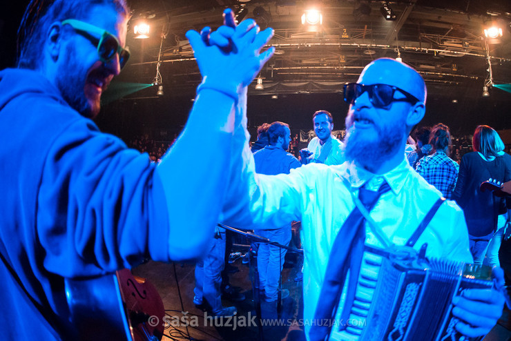 Kandžija with Tamburaši slavonske gansta krvi and fans on stage @ Tvornica kulture, Zagreb (Croatia), 12/03/2016 <em>Photo: © Saša Huzjak</em>