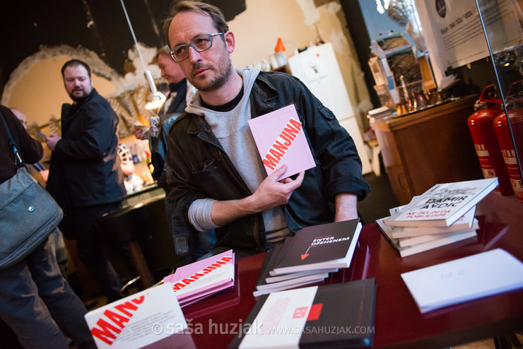 O:miza - Damir Avdić's books @ Salon uporabnih umetnosti, Maribor (Slovenia), 12/04/2016 <em>Photo: © Saša Huzjak</em>