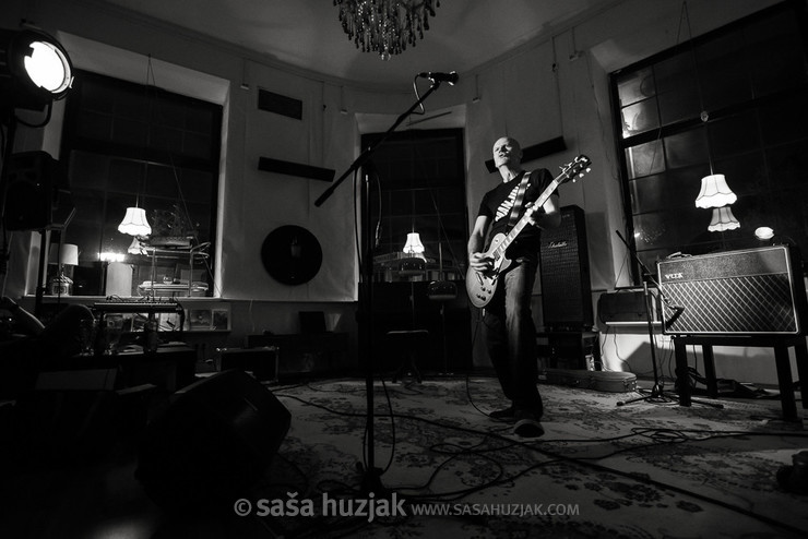 Damir Avdić @ Salon uporabnih umetnosti, Maribor (Slovenia), 12/04/2016 <em>Photo: © Saša Huzjak</em>