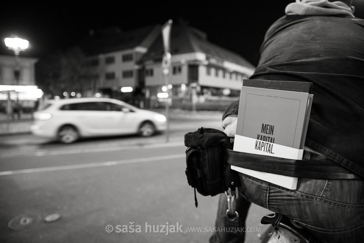 Mein Kapital, Damir Avdić's previous book with his new owner @ Salon uporabnih umetnosti, Maribor (Slovenia), 12/04/2016 <em>Photo: © Saša Huzjak</em>