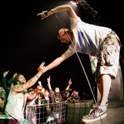 Luka Tralić Shot (Elemental), greeting a fan @ RockLive 6, Šoderica, Koprivnica (Croatia), 2016 <em>Photo: © Saša Huzjak</em>