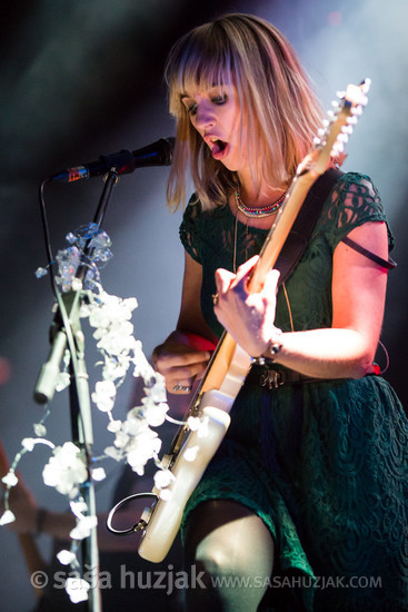 Rhiannon "Ritzy" Bryan (The Joy Formidable) @ KC Dražen Petrović, Zagreb (Croatia), 10/11/2016 <em>Photo: © Saša Huzjak</em>