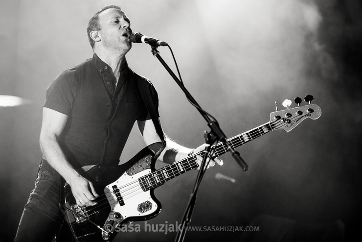 Rhydian Dafydd (The Joy Formidable) @ KC Dražen Petrović, Zagreb (Croatia), 10/11/2016 <em>Photo: © Saša Huzjak</em>