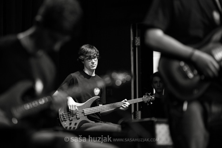 Samo Šalamon & Takt Ars Guitar Orchestra feat. Vasko Atanasovski & Achille Succi @ Narodni dom Maribor, Velika dvorana, Maribor (Slovenia), 18/11/2016 <em>Photo: © Saša Huzjak</em>