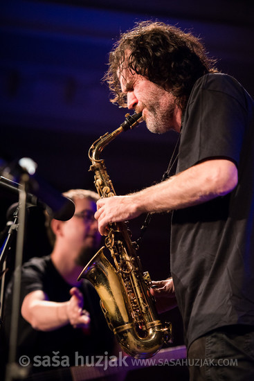 Achille Succi (Samo Šalamon & Takt Ars Guitar Orchestra) @ Narodni dom Maribor, Velika dvorana, Maribor (Slovenia), 18/11/2016 <em>Photo: © Saša Huzjak</em>