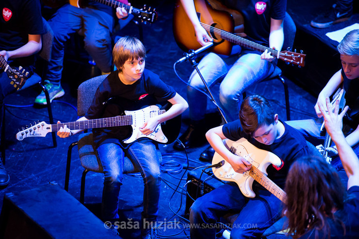 Samo Šalamon & Takt Ars Guitar Orchestra feat. Vasko Atanasovski & Achille Succi @ Narodni dom Maribor, Velika dvorana, Maribor (Slovenia), 18/11/2016 <em>Photo: © Saša Huzjak</em>