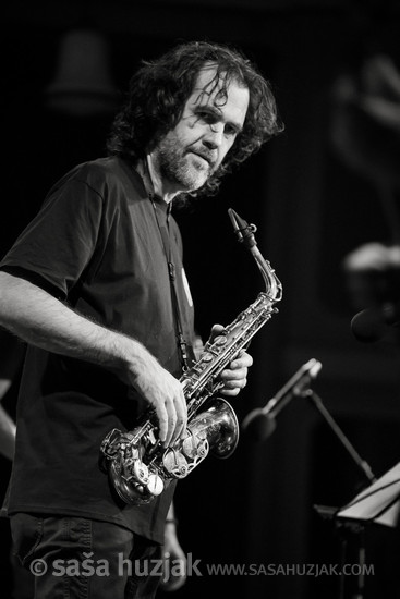 Achille Succi (Samo Šalamon & Takt Ars Guitar Orchestra) @ Narodni dom Maribor, Velika dvorana, Maribor (Slovenia), 18/11/2016 <em>Photo: © Saša Huzjak</em>