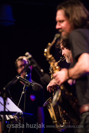 Samo Šalamon & Takt Ars Guitar Orchestra feat. Vasko Atanasovski & Achille Succi @ Narodni dom Maribor, Velika dvorana, Maribor (Slovenia), 18/11/2016 <em>Photo: © Saša Huzjak</em>
