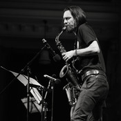 Vasko Atanasovski (Samo Šalamon & Takt Ars Guitar Orchestra) @ Narodni dom Maribor, Velika dvorana, Maribor (Slovenia), 18/11/2016 <em>Photo: © Saša Huzjak</em>