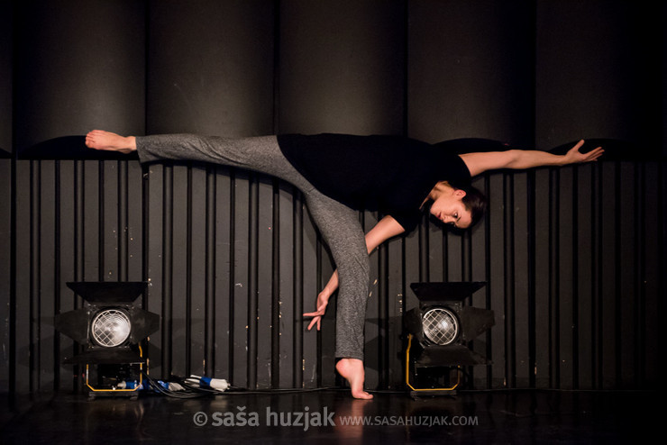 Dominika Stróżewska - (Med)prostor / (Inter)space @ Zimska plesna šola / Winter dance school, Maribor (Slovenia), 24/02 > 27/02/2017 <em>Photo: © Saša Huzjak</em>