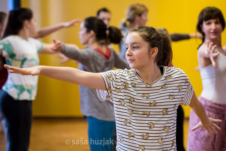 Contemporary Dance Technique – Flying Low I with Simon Wehrli @ Zimska plesna šola / Winter dance school, Maribor (Slovenia), 24/02 > 27/02/2017 <em>Photo: © Saša Huzjak</em>