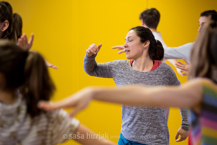 Contemporary Dance Technique – Flying Low I with Simon Wehrli @ Zimska plesna šola / Winter dance school, Maribor (Slovenia), 24/02 > 27/02/2017 <em>Photo: © Saša Huzjak</em>