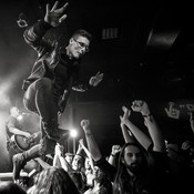 Happy Ol' McWeasel fan stage diving @ ŠTUK, Maribor (Slovenia), 18/03/2017 <em>Photo: © Saša Huzjak</em>