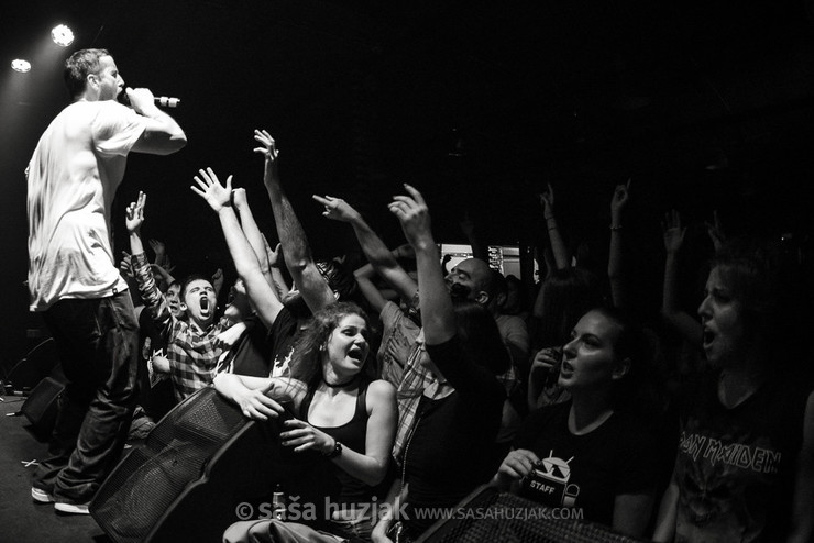 Kandžija (Kandžija i Gole žene) with fans @ Vintage Industrial Bar, Zagreb (Croatia), 31/03/2017 <em>Photo: © Saša Huzjak</em>