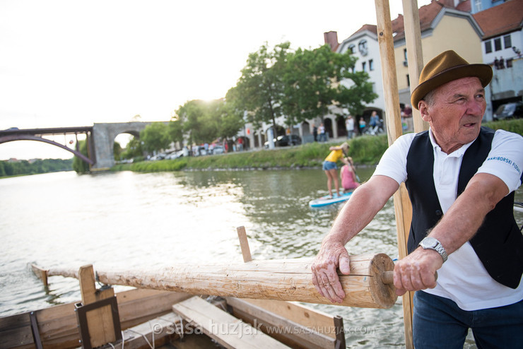 Raft captain @ River Drava, Maribor (Slovenia), 09/06/2017 <em>Photo: © Saša Huzjak</em>