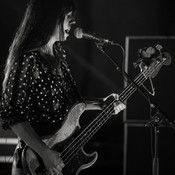 Paz Lenchantin (Pixies) @ Križanke, Ljubljana (Slovenia), 12/07/2017 <em>Photo: © Saša Huzjak</em>