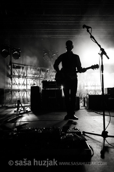 Joey Santiago (Pixies) @ Križanke, Ljubljana (Slovenia), 2017 <em>Photo: © Saša Huzjak</em>