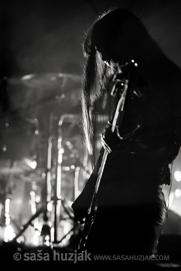 Paz Lenchantin (Pixies) @ Križanke, Ljubljana (Slovenia), 12/07/2017 <em>Photo: © Saša Huzjak</em>