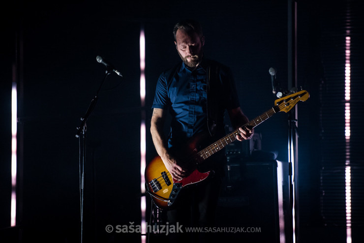 Georg Hólm (Sigur Rós) @ Dom sportova, Mala dvorana, Zagreb (Croatia), 20/10/2017 <em>Photo: © Saša Huzjak</em>