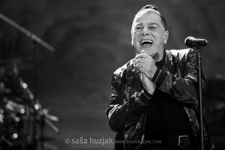 Aki Rahimovski (Parni Valjak) @ Arena Zagreb, Zagreb (Croatia), 01/12/2017 <em>Photo: © Saša Huzjak</em>