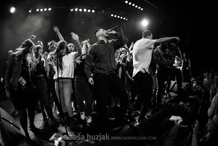 Young Fathers with fans on stage @ MENT Ljubljana, Ljubljana (Slovenia), 31/01 > 02/02/2018 <em>Photo: © Saša Huzjak</em>