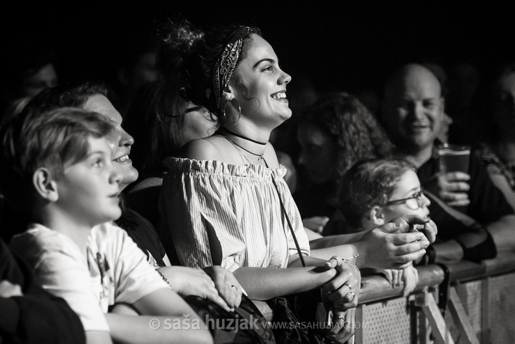 First rows during Alberta Cross @ Hala Tivoli, Mala dvorana, Ljubljana (Slovenia), 05/05/2018 <em>Photo: © Saša Huzjak</em>