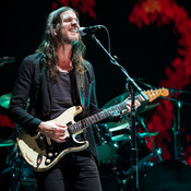 Jonathan Wilson (Roger Waters Us + Them tour band) @ Arena Zagreb, Zagreb (Croatia), 06/05/2018 <em>Photo: © Saša Huzjak</em>