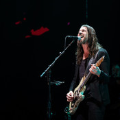 Jonathan Wilson (Roger Waters Us + Them tour band) @ Arena Zagreb, Zagreb (Croatia), 06/05/2018 <em>Photo: © Saša Huzjak</em>