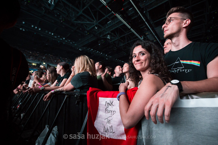 First row Roger Waters & Pink Floyd fans @ Arena Zagreb, Zagreb (Croatia), 06/05/2018 <em>Photo: © Saša Huzjak</em>