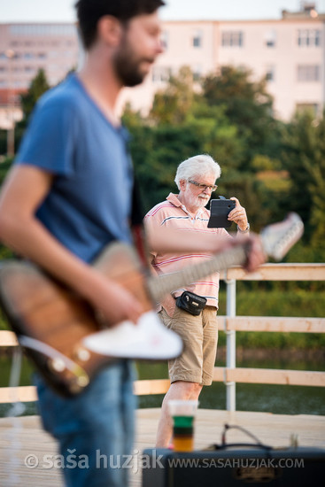 Fan @ Plavajoči oder na Dravi (Floating stage on river Drava), Maribor (Slovenia), 28/07/2018 <em>Photo: © Saša Huzjak</em>