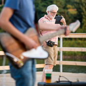 Fan @ Plavajoči oder na Dravi (Floating stage on river Drava), Maribor (Slovenia), 28/07/2018 <em>Photo: © Saša Huzjak</em>