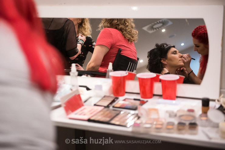 Make up before the concert @ Arena Stožice, Ljubljana (Slovenia), 17/11/2018 <em>Photo: © Saša Huzjak</em>