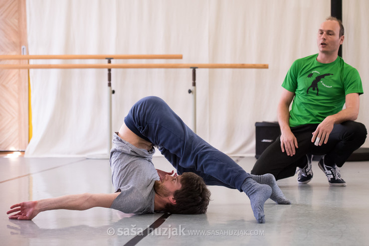 Enter the spiral: acrobatic flow - Katjuša Kovačič & Nikola Orešković @ Zimska plesna šola / Winter dance school, Maribor (Slovenia), 22/02 > 25/02/2019 <em>Photo: © Saša Huzjak</em>