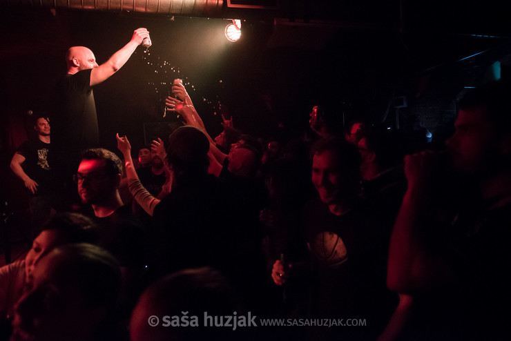 Gregor Jančič "Moony" (Happy Ol' McWeasel) saluting to the fans @ Jazz klub Satchmo, Maribor (Slovenia), 15/03/2019 <em>Photo: © Saša Huzjak</em>